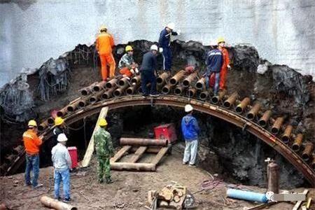 平利隧道钢花管支护案例